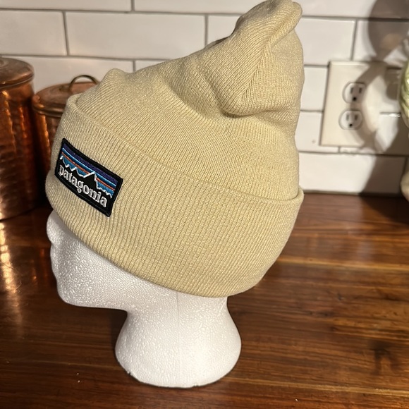 Patagonia beanie. Unisex - Picture 2 of 11